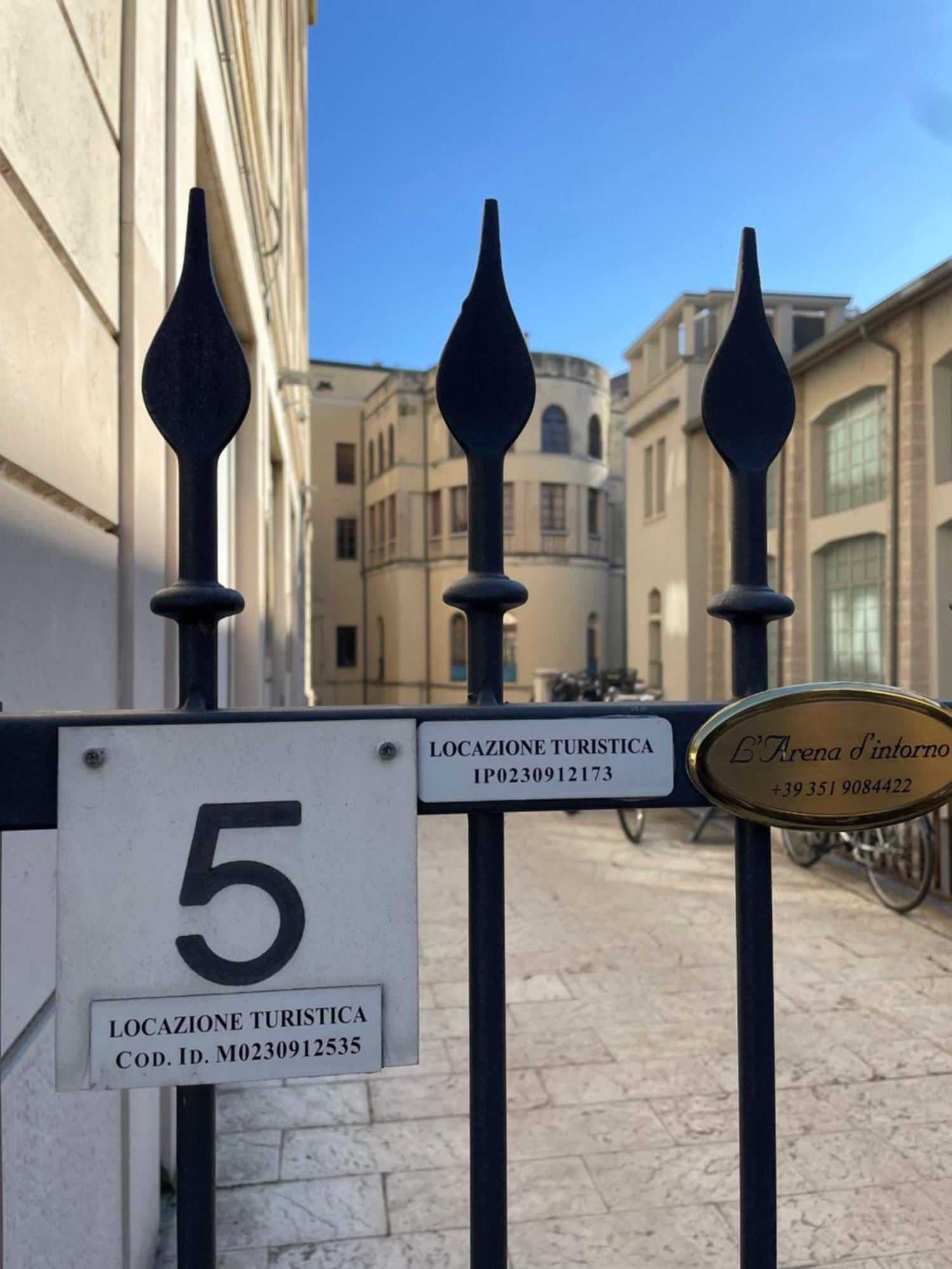 Arena D'intorno Apartment *